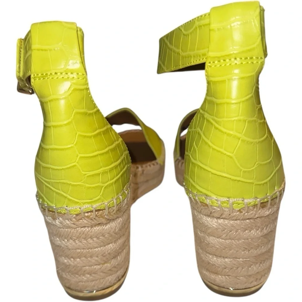 Franco Sarto step out
